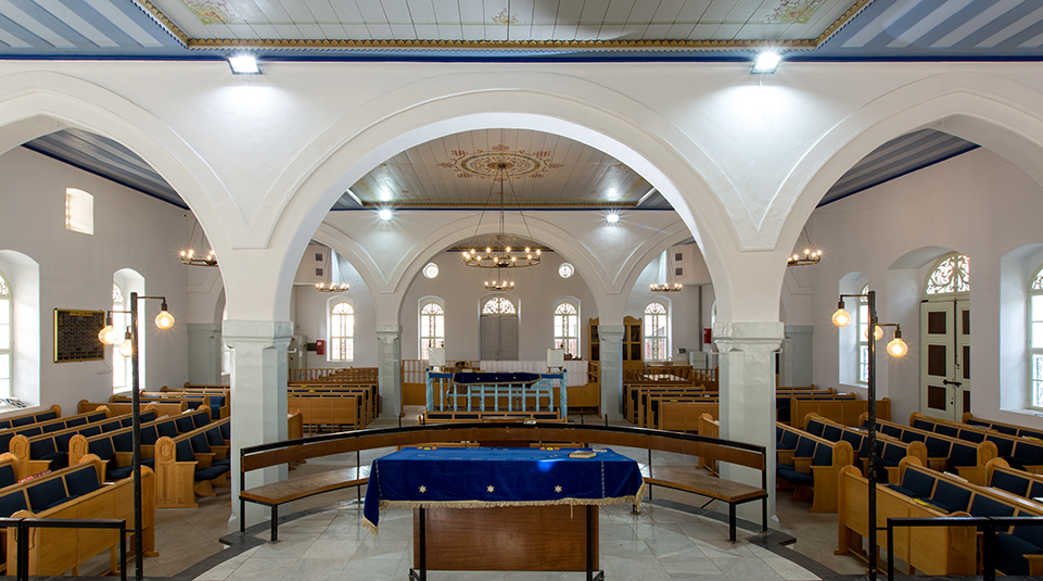 בית-הכנסת-במקווה-ישראל_צלם-רונן-קוק-אדריכלית-שימור-ענת-ברלובויץ-5